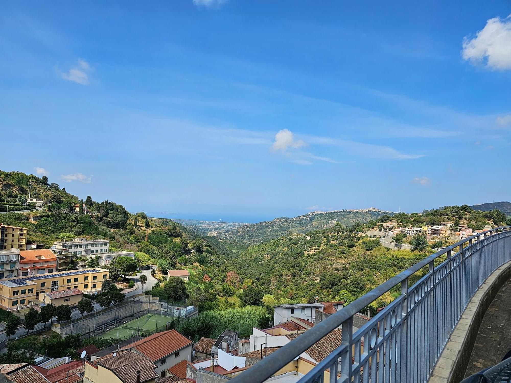 Portaterra - Spaziosa Casa Con Bella Vista E Giardino Monforte San Giorgio Esterno foto